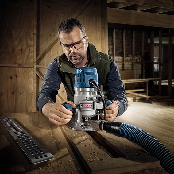 Вертикальная фрезерная машина Bosch GOF 1600 CE Professional в аренду и напрокат  - фото 2