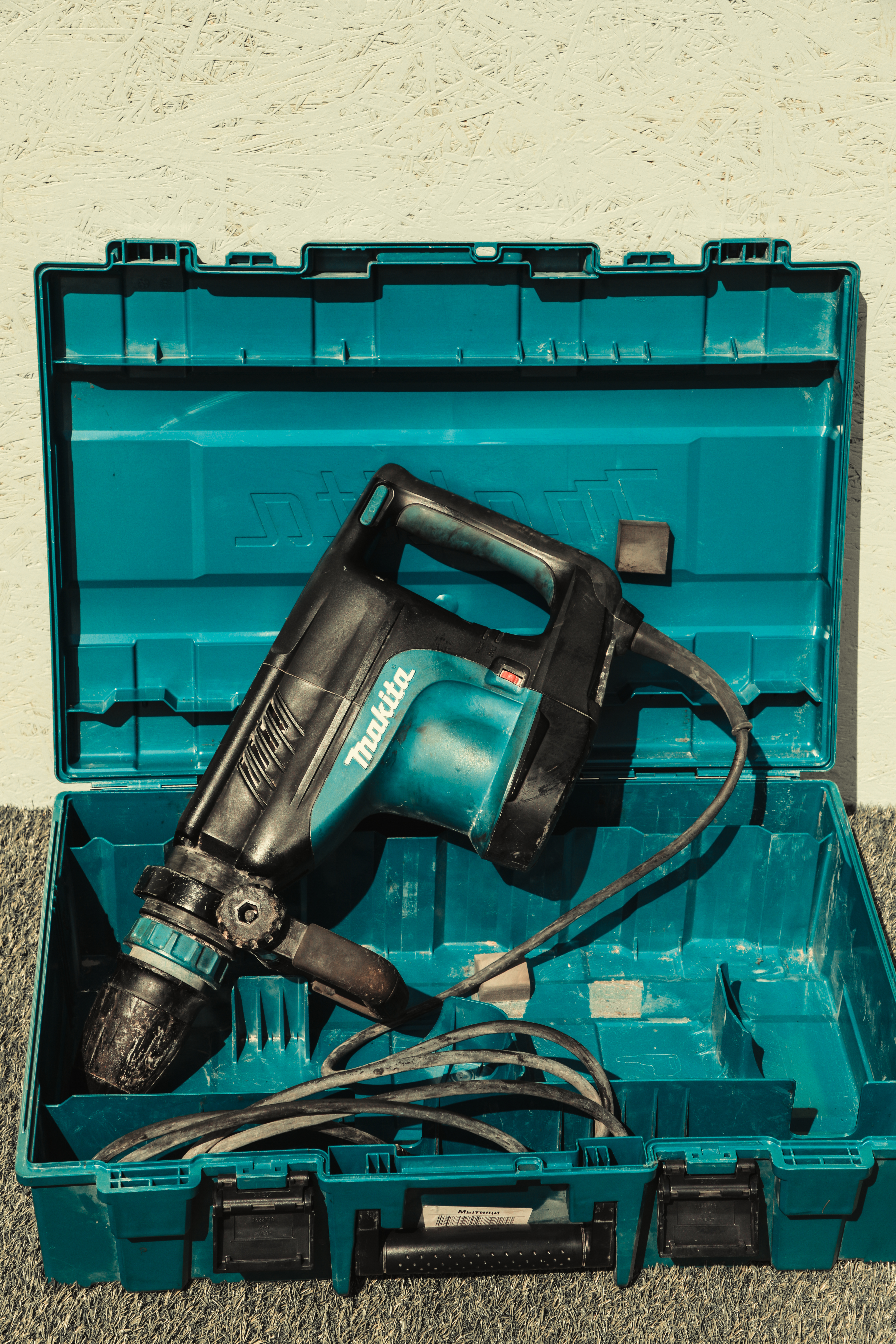 Отбойный молоток Makita HM0870C в аренду и напрокат  - фото 2