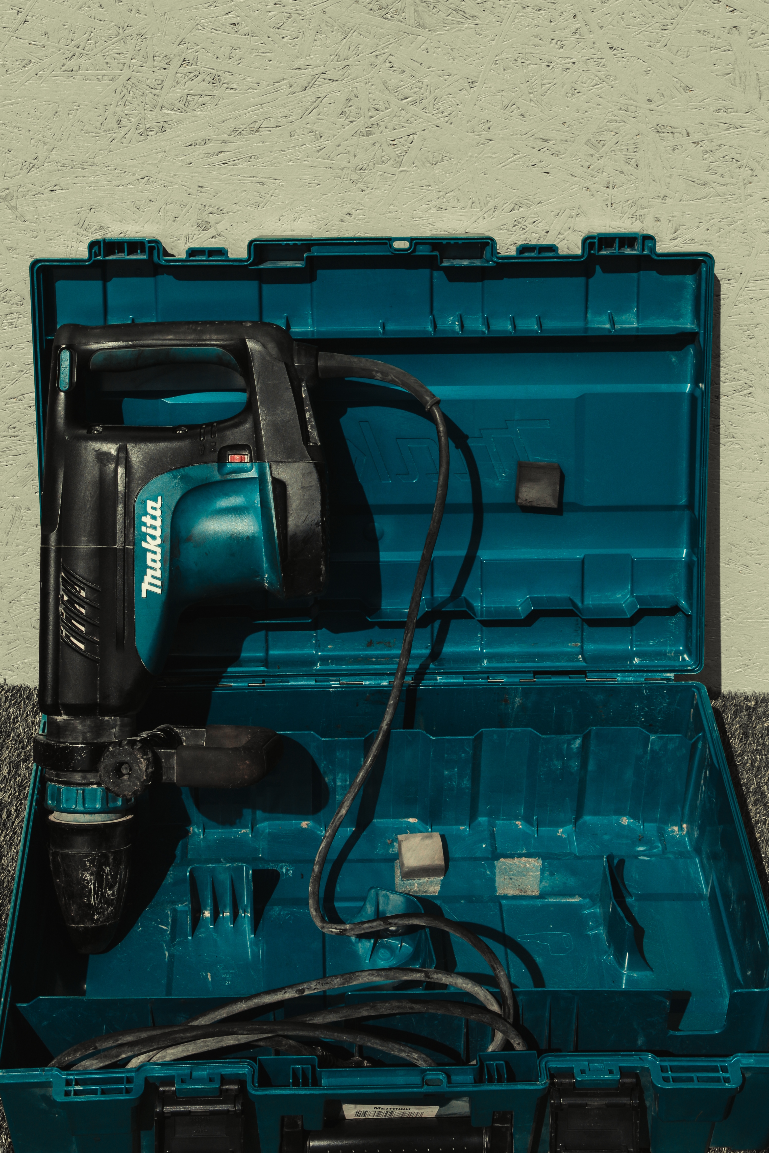 Отбойный молоток Makita HM0870C в аренду и напрокат  - фото 4
