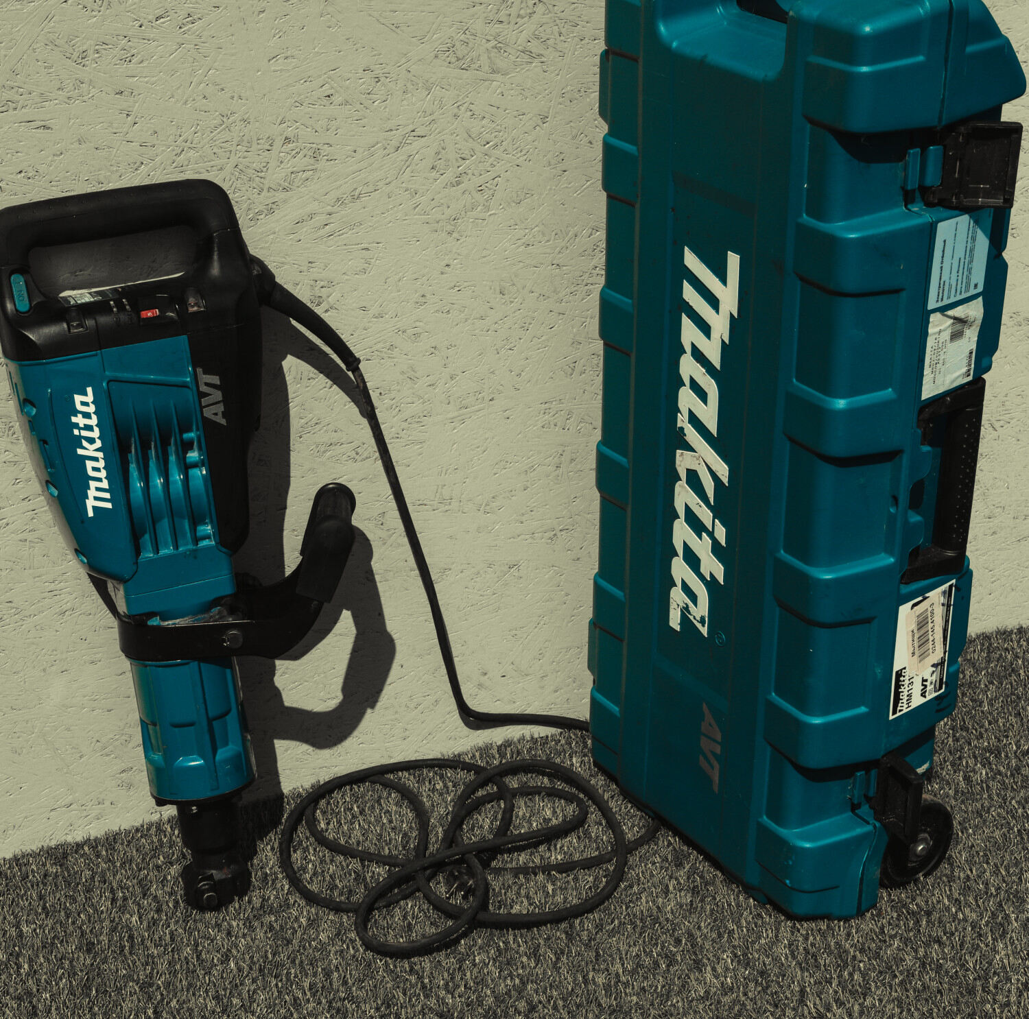 Отбойный молоток Makita HM 1317 в аренду и напрокат  - фото 4