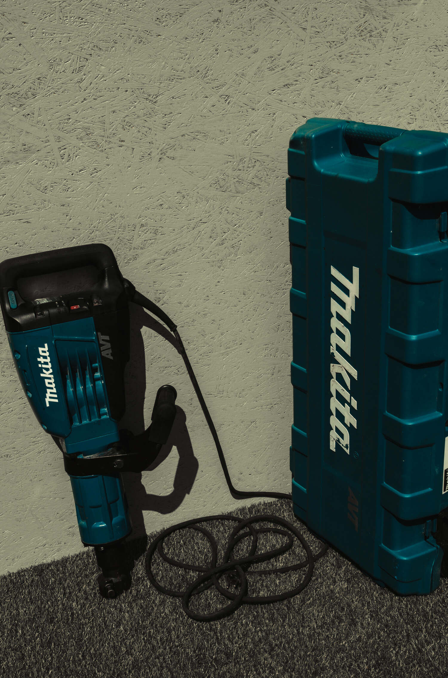 Отбойный молоток Makita HM 1317 в аренду и напрокат  - фото 5