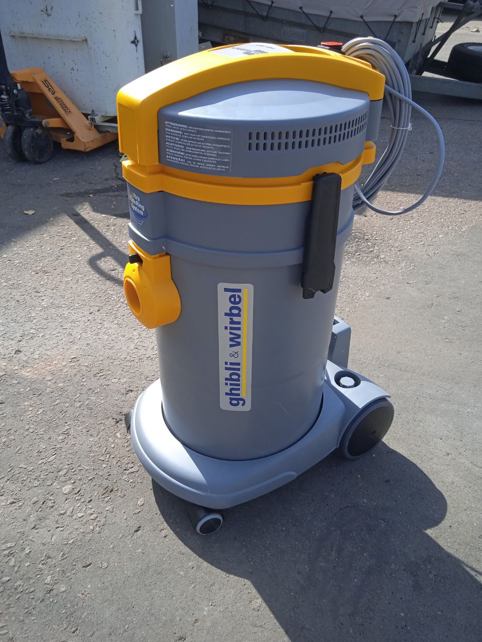 универсальный пылесос Sparky VC 1650 MS в аренду и напрокат  - фото 4